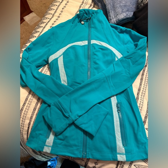 lululemon Define Jacket - Picture 2 of 5